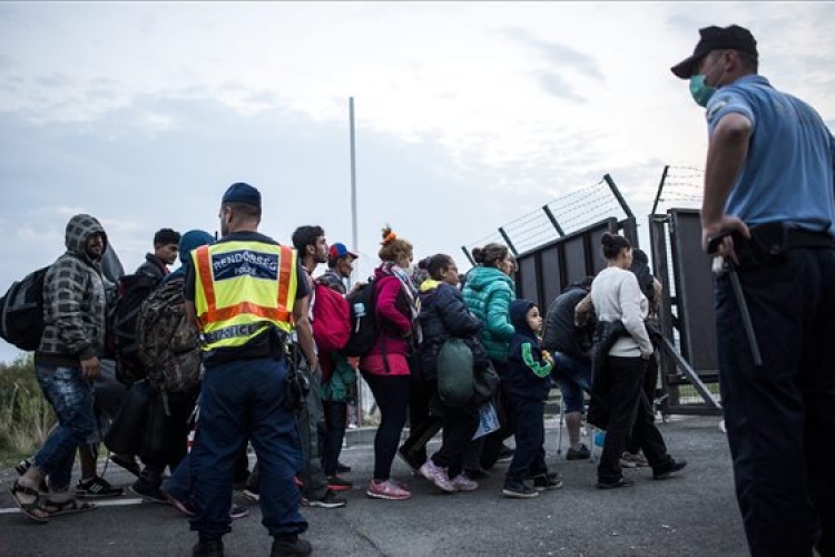 Január óta csaknem 270 ezer illegális bevándorló lépett az országba