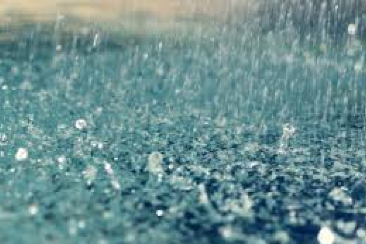 Megint közeleg a felhőszakadás