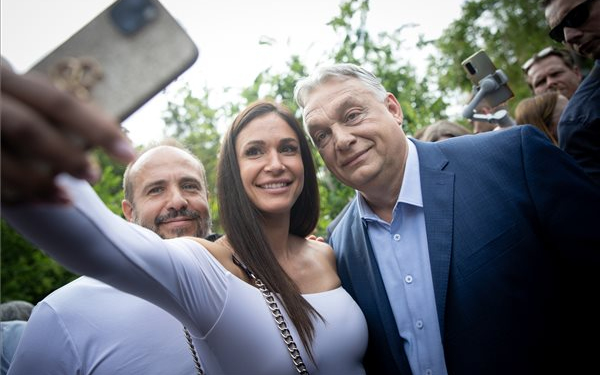 Kecskeméten folytatta vidéki kampánykörútját Orbán Viktor 